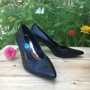 Calvin Klein Nyla Kid Pointed Toe Heels Black 7.5